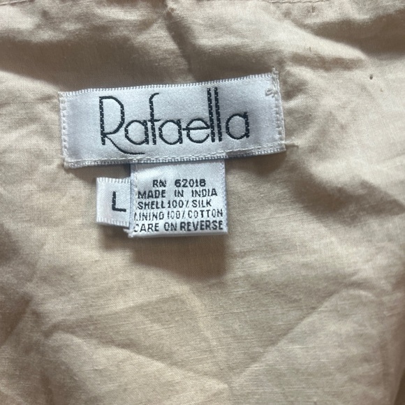 31. Vintage RAFAELLA Cream Silk Beaded Vest Sz Lg - Picture 10 of 13